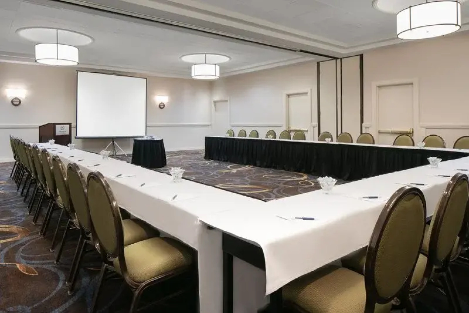 Hilton Kansas City Country Club Plaza