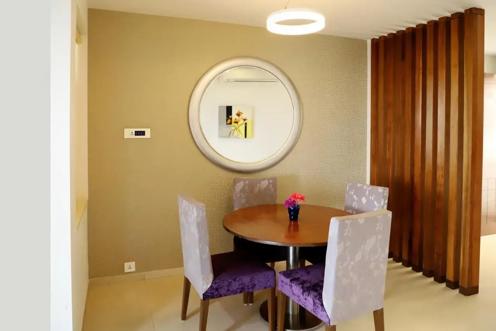 Quality Inn Patria Suites, Rajkot