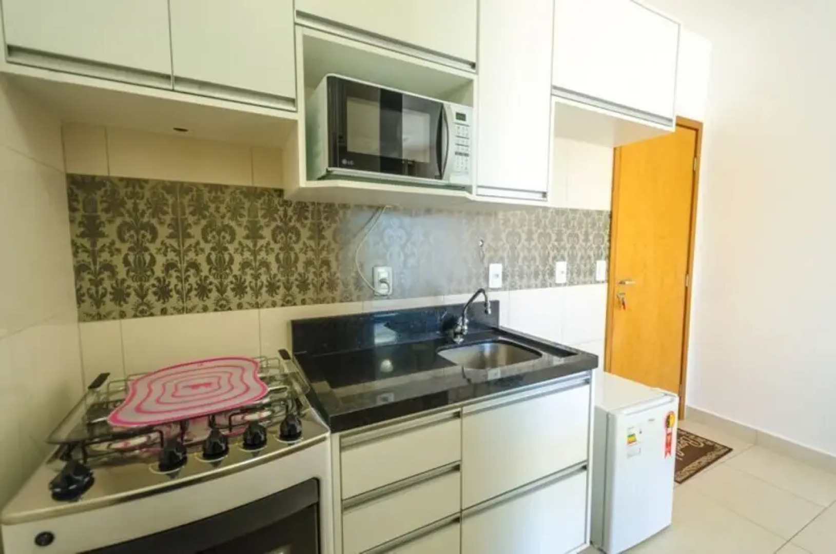 AV110 Completo e perto do metro