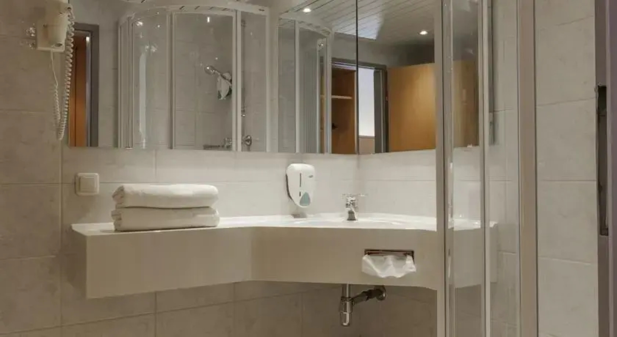 Landzeit Motor-Hotel St. Valentin