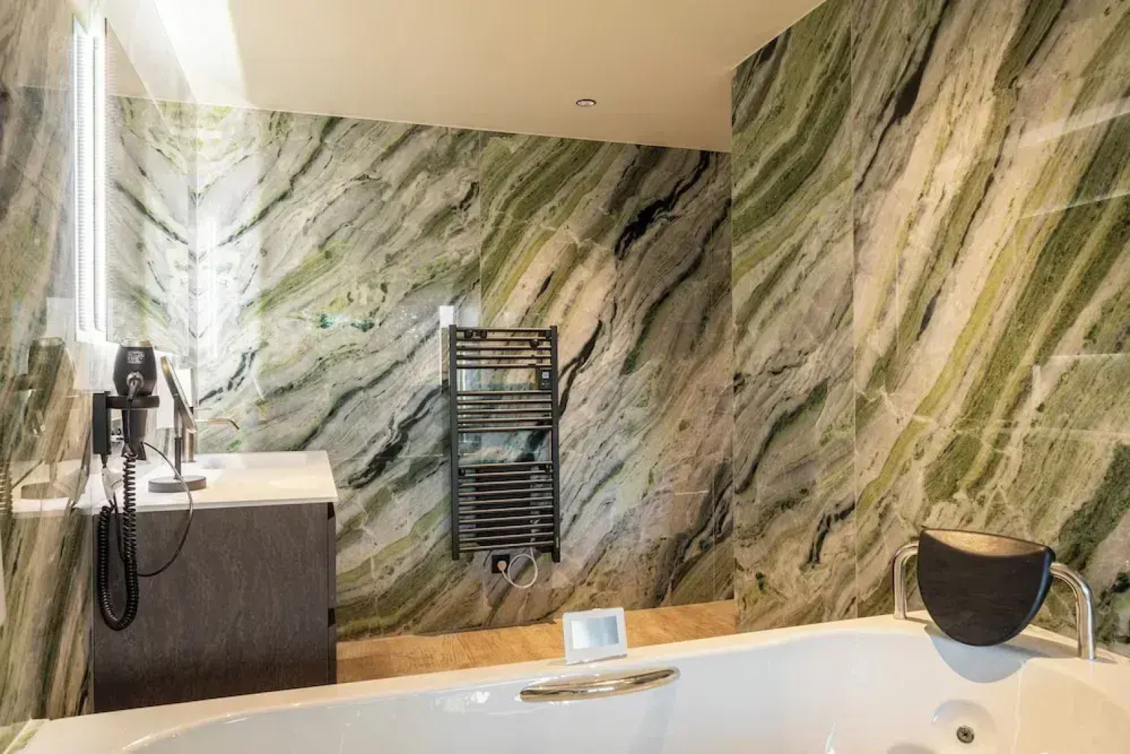 CC Nomie Hôtel Restaurant