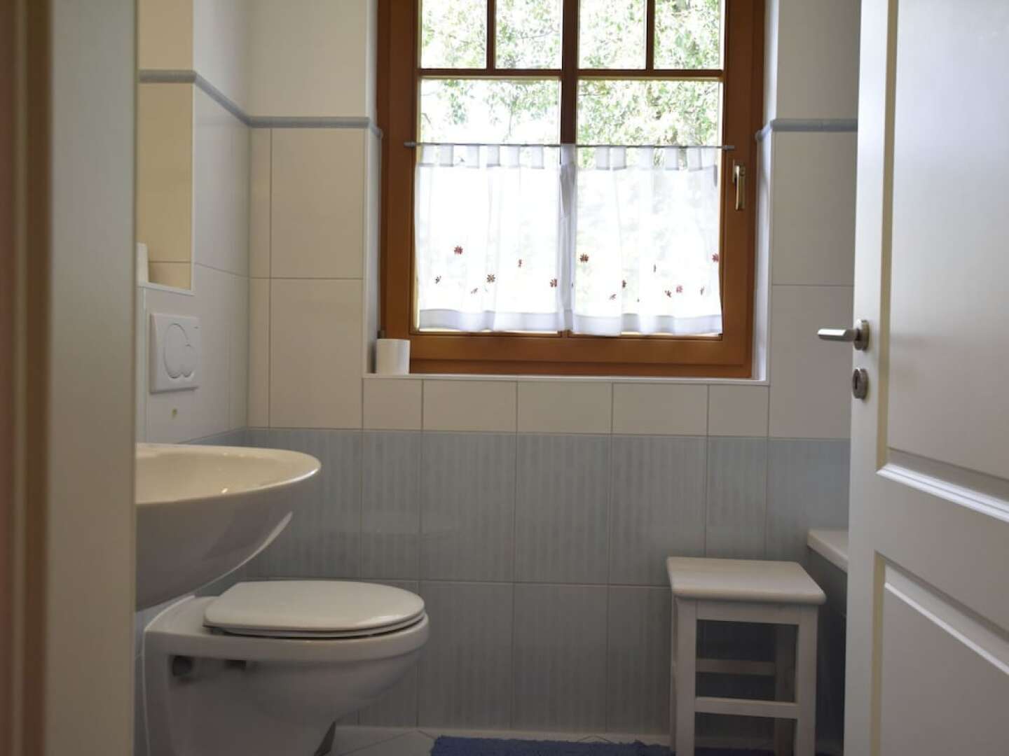 Cozy Holiday Home in Dierhagen Strand with Garden