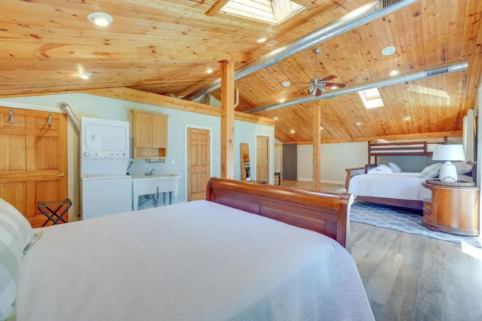 Peaceful Warrenville Home: 1 Mi to Herrick Lake!