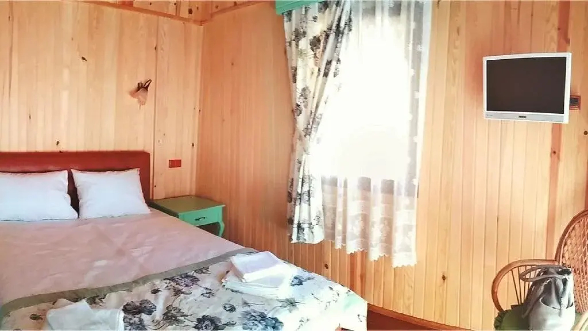 Azra's Bungalow Houses