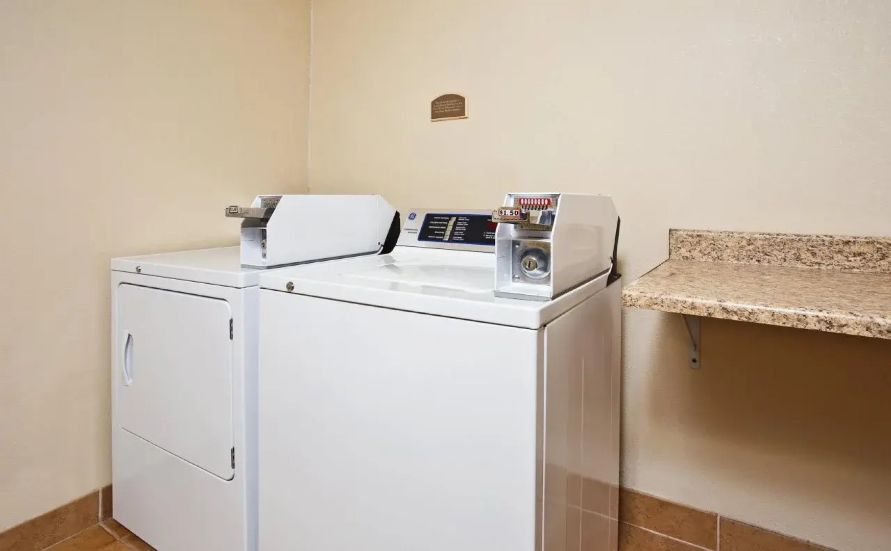 Holiday Inn Express Hotel & Suites Columbus-Groveport by IHG