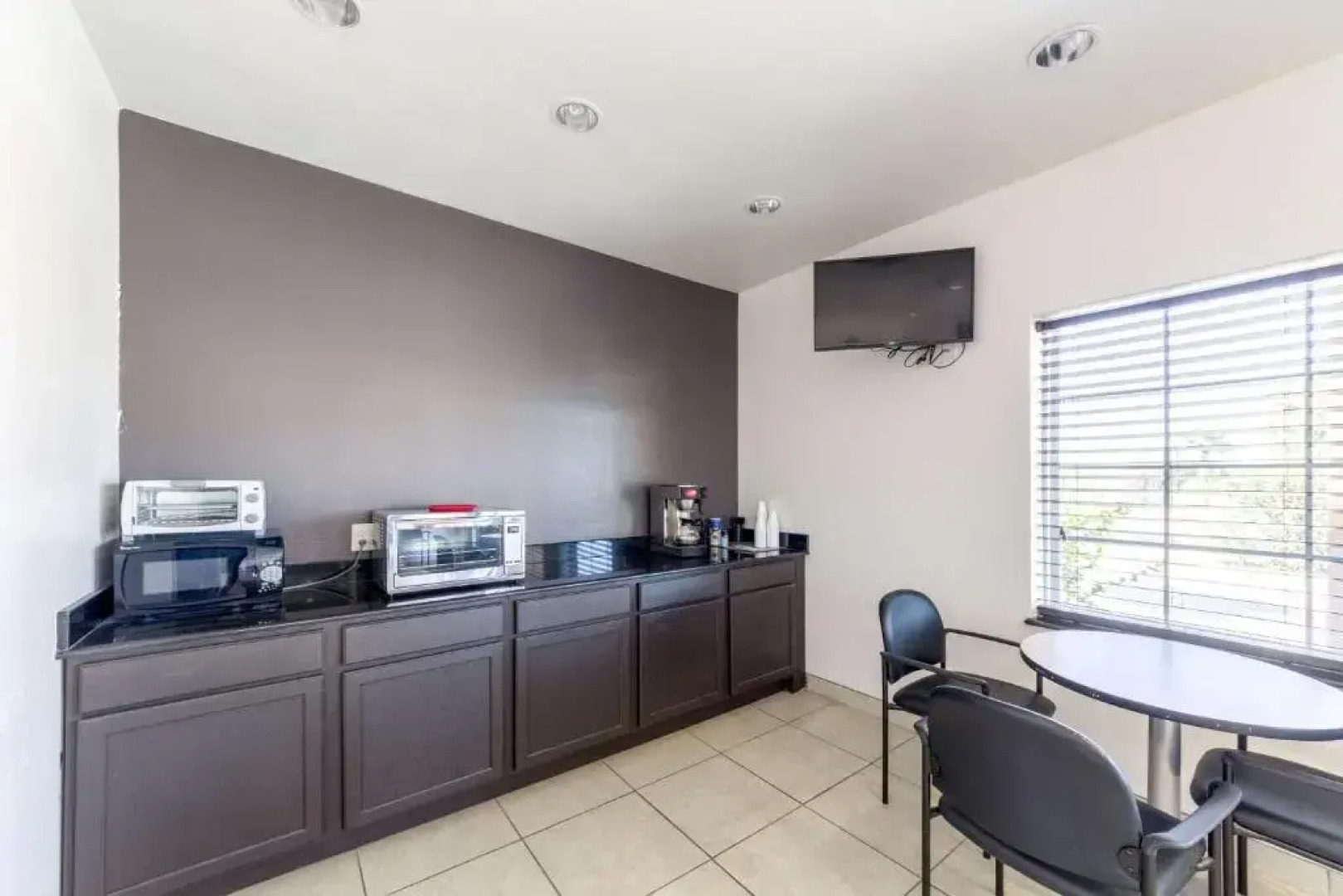 Super 8 by Wyndham Kenedy