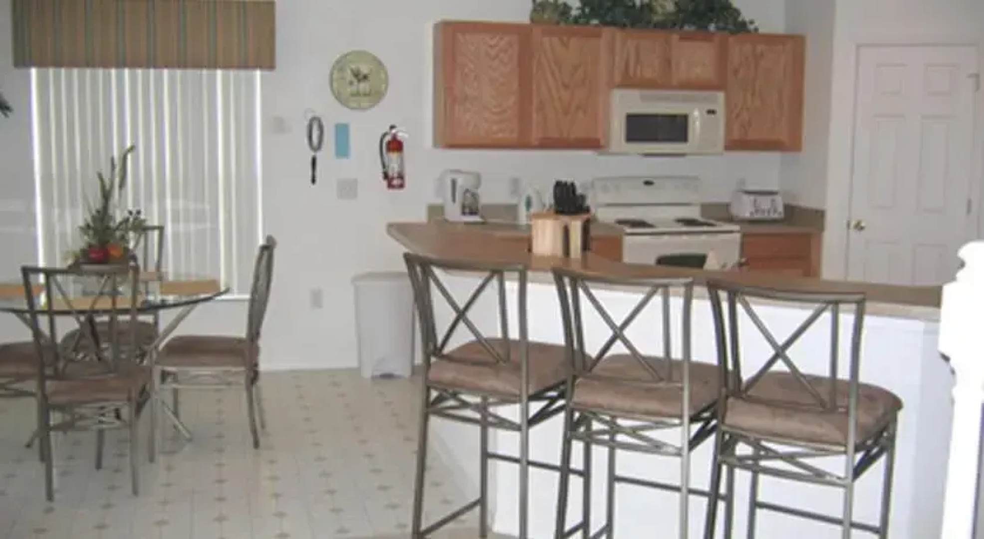Four Bedroom House in Windsor Park by CFL Vacations