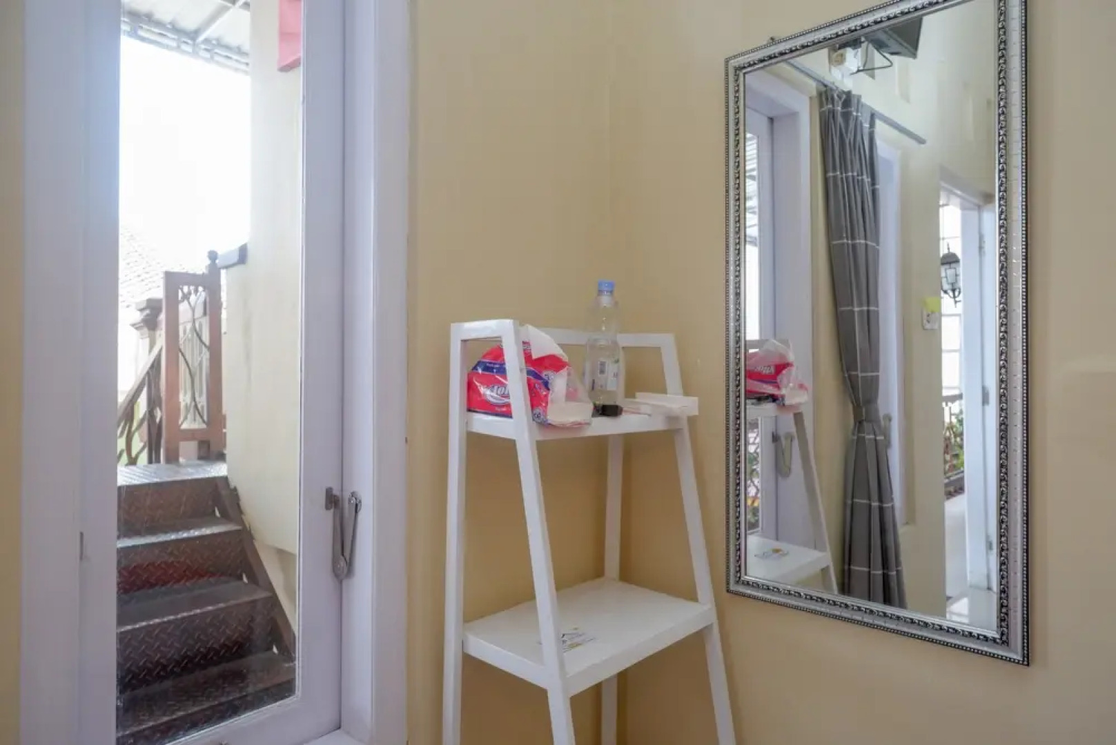 RedDoorz near Terminal Mendolo Wonosobo