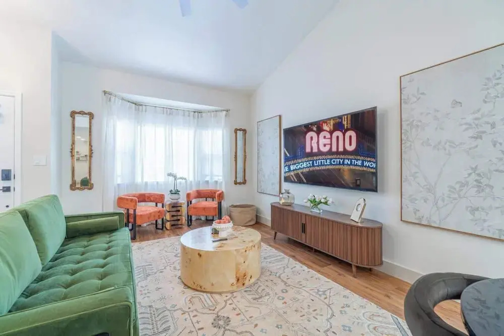 The Deco Retreat - UNR - Pet Friendly