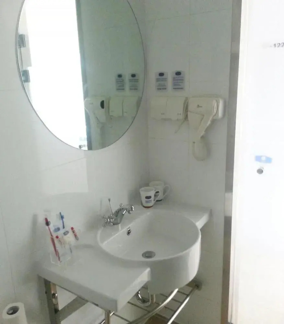 Hanting Hotel (Xinxiang Pingyuan Road)