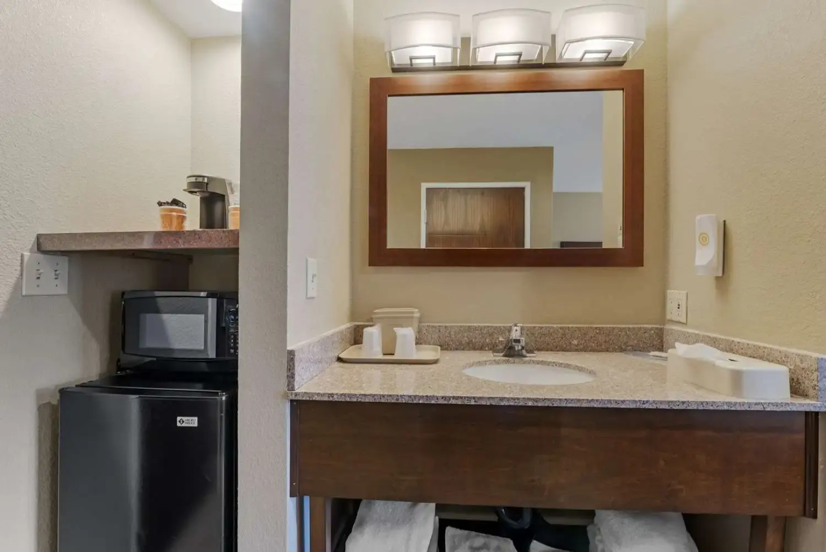 Comfort Inn Lathrop - Stockton Airport