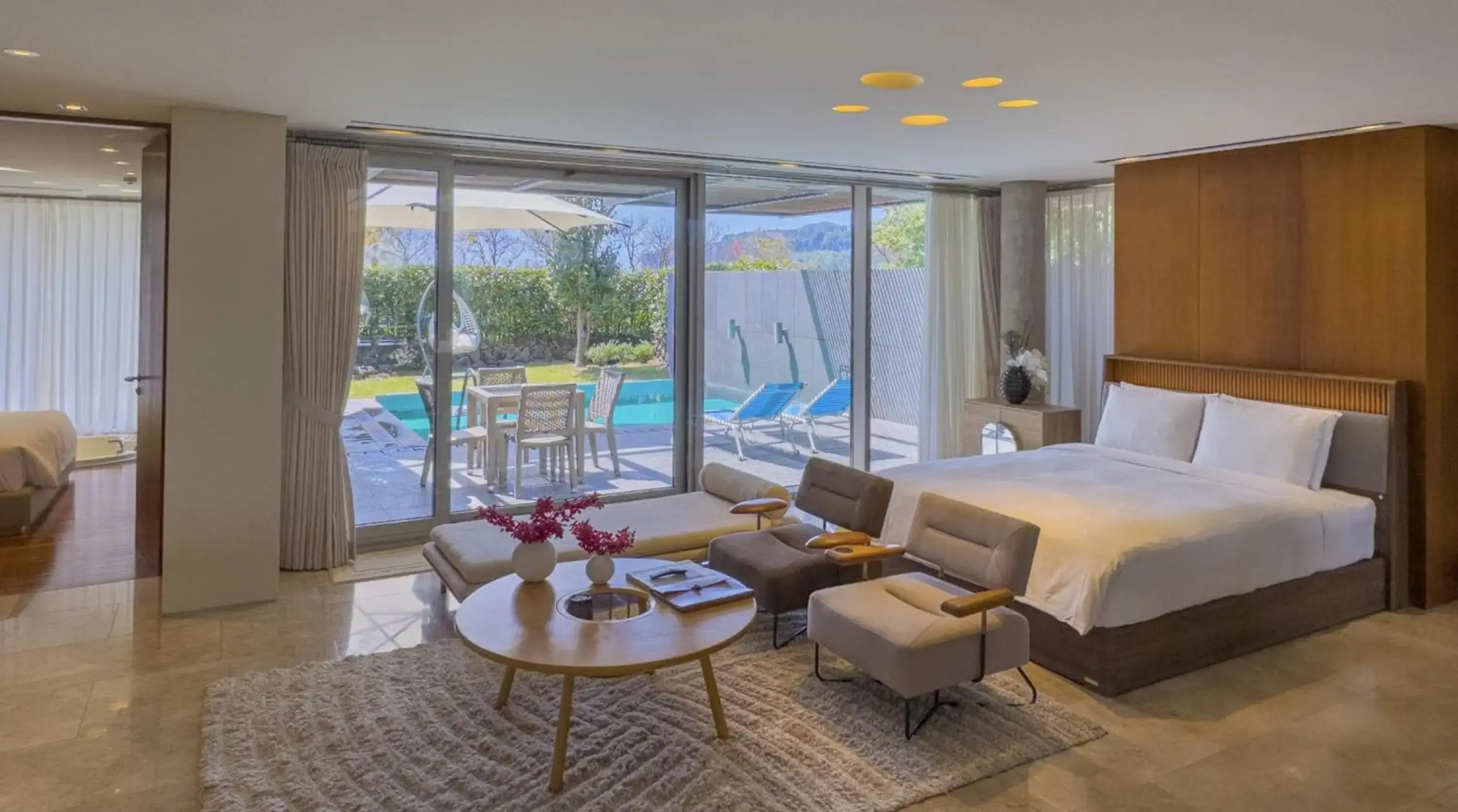 Bayhill Pool & Villa