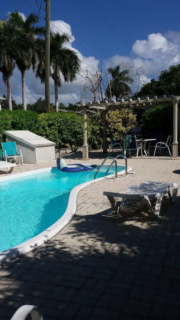 Eldemire's Tropical Island Inn