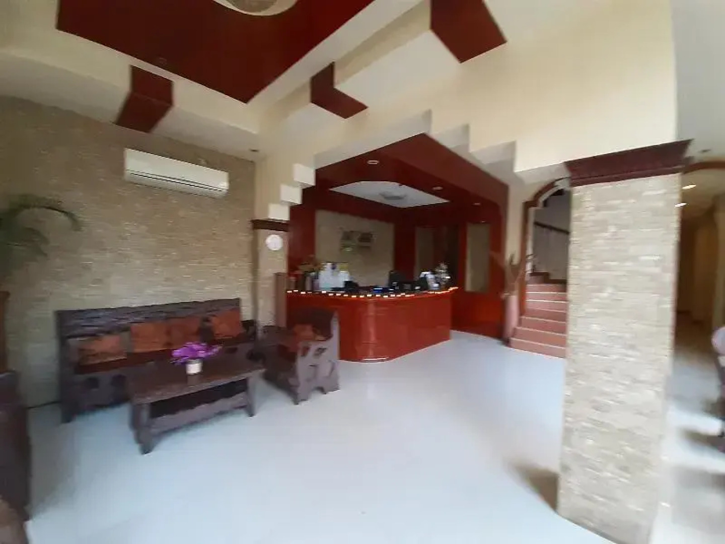 Aquari Travelers Suites