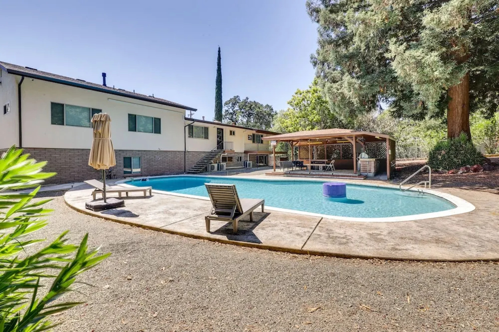 Vacation Rental 2 Mi to Clearlake Oaks Boat Launch