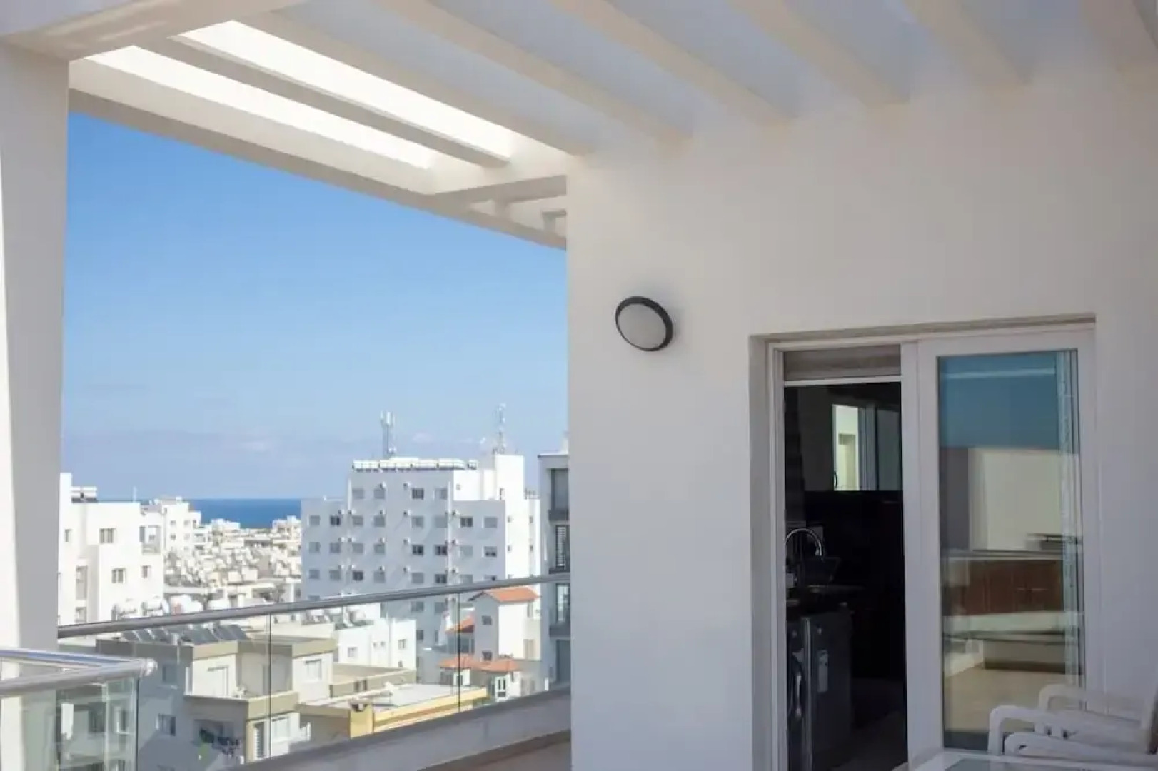 Immaculate 2-bed Penthouse in Kyrenia