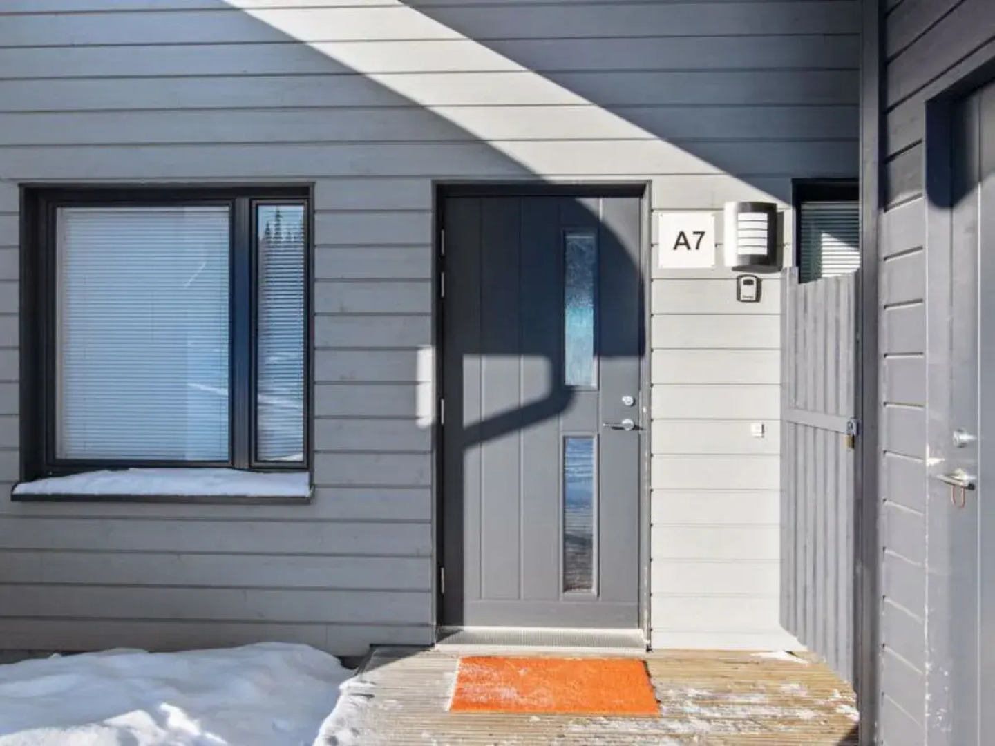 Skivillas 78 ukkohalla (7)