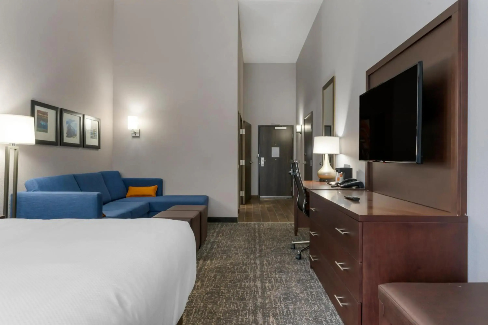 Comfort Suites