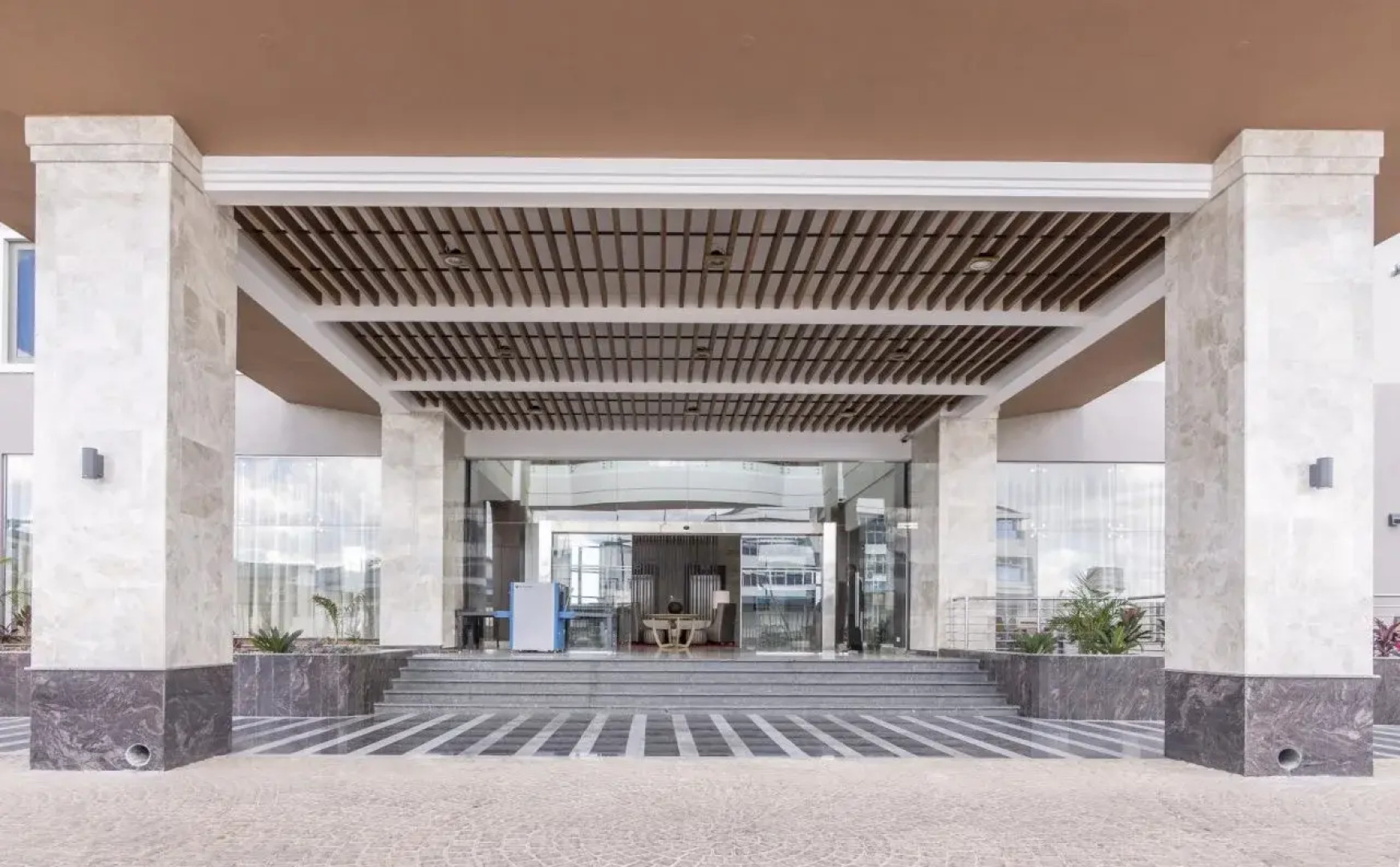 Отель Crowne Plaza Nairobi Airport, an IHG