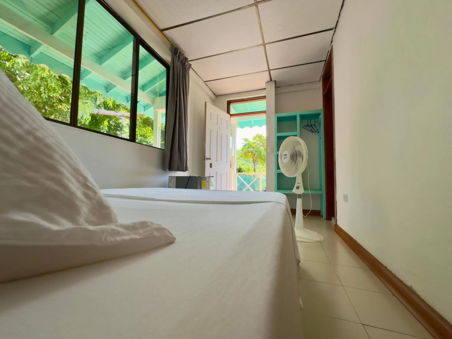 South West Bay Cabañas