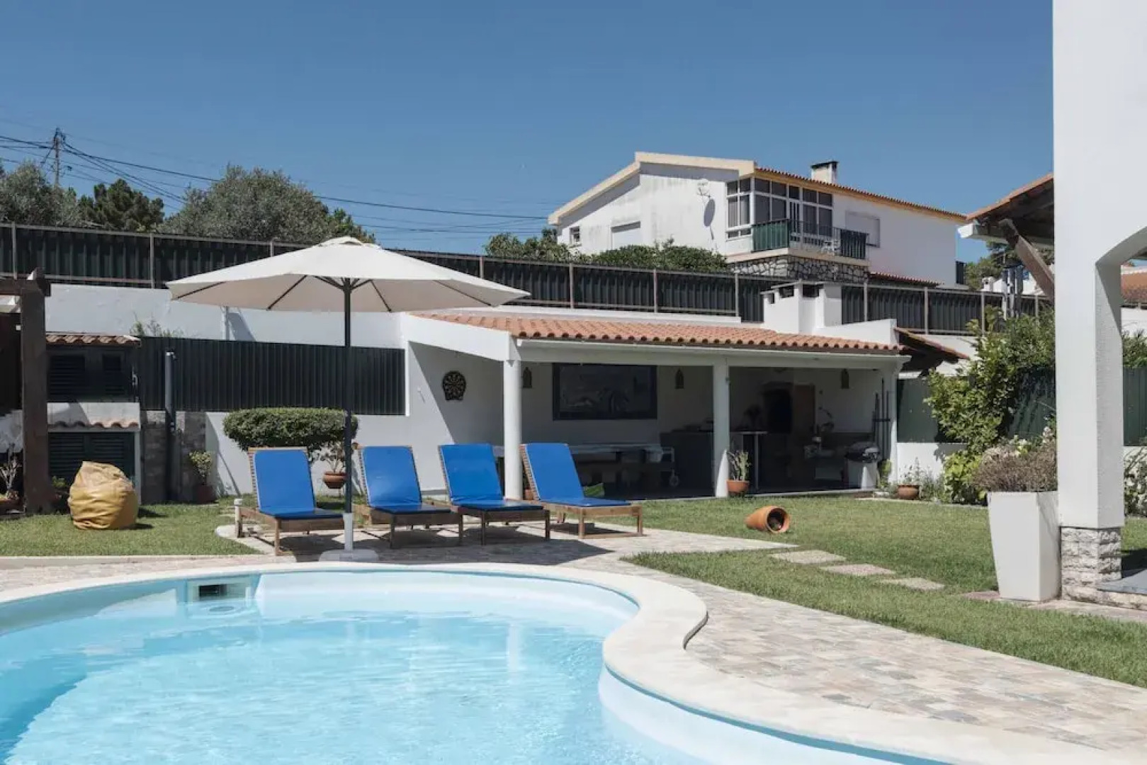 Sesimbra Stylish Villa by Homing