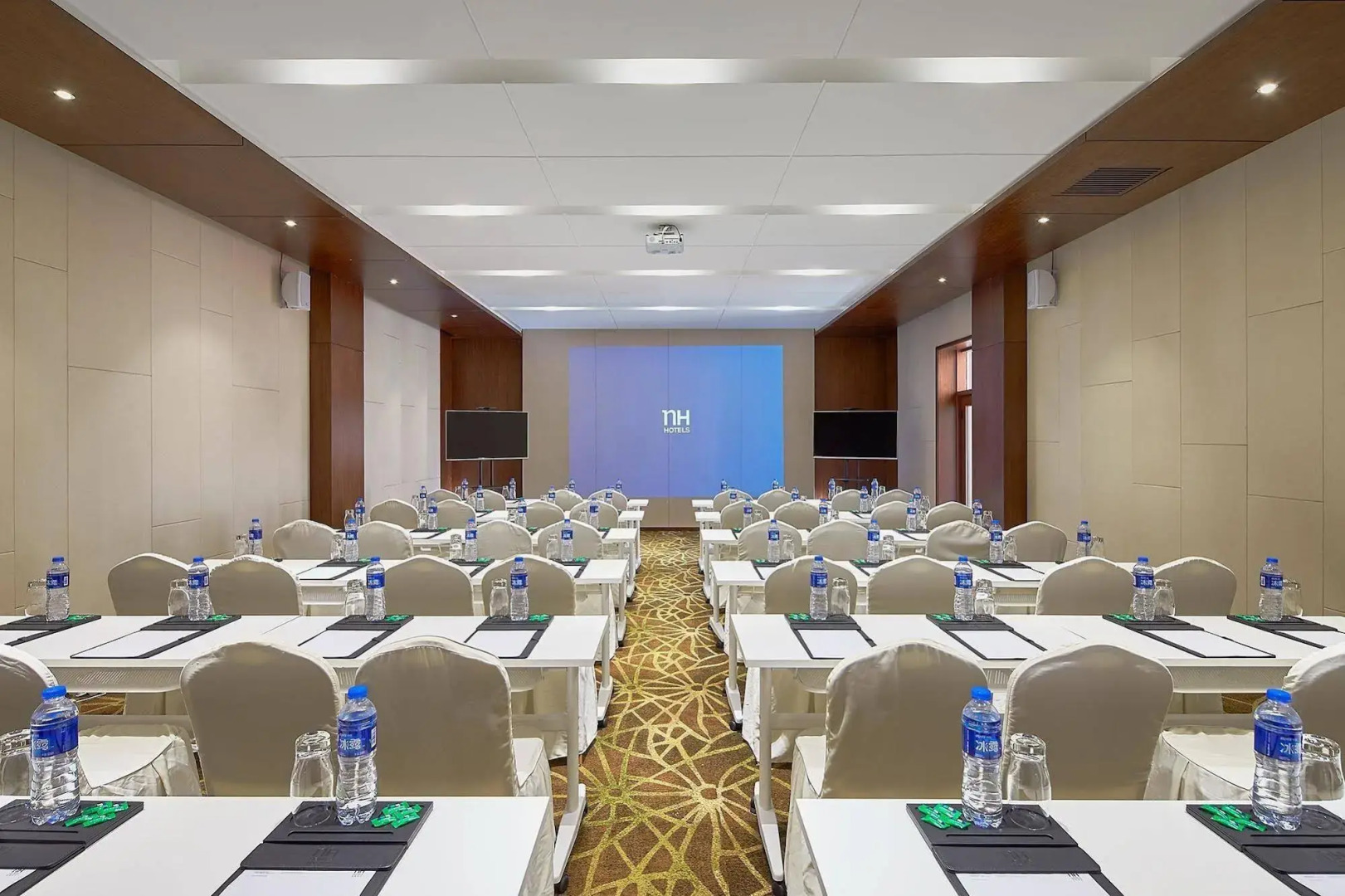 HN Shijiazhuang Financial Center Hotel