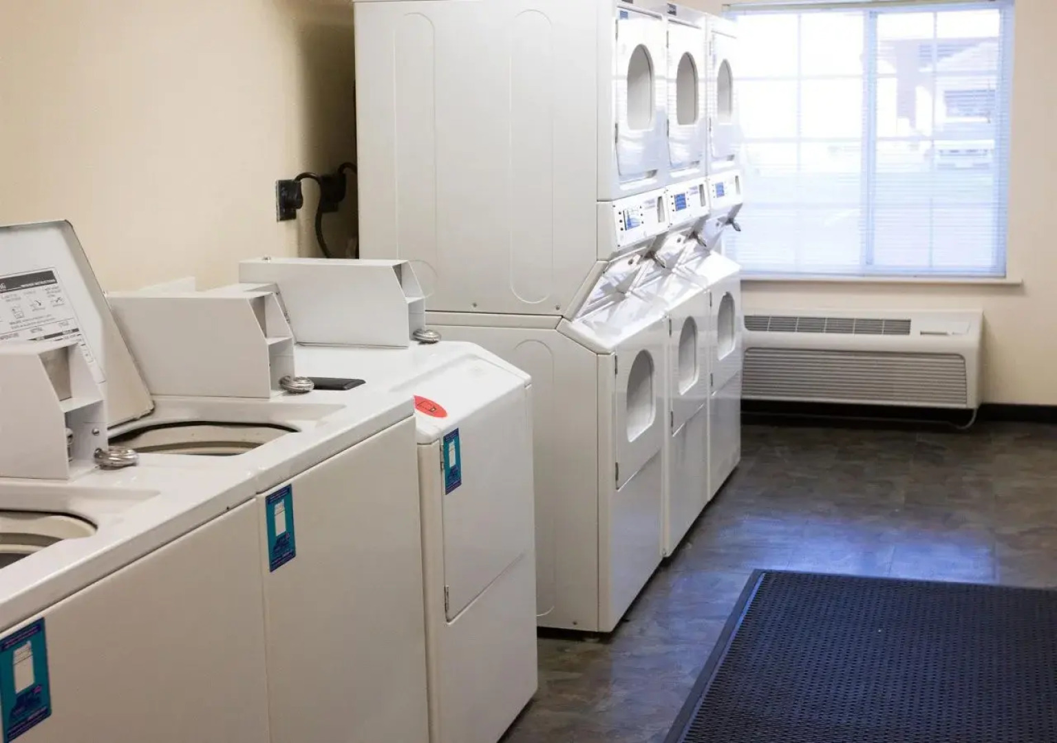 WoodSpring Suites Junction City