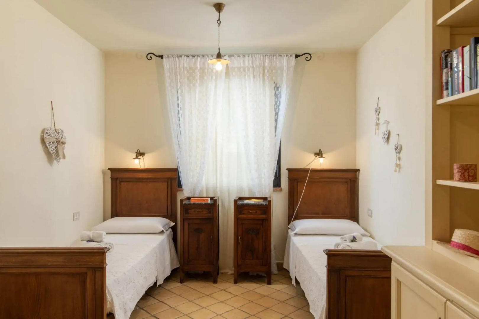 Beautiful villa immersed in the Tuscan countryside with private swimming pool and sauna-Villa L' Elsa