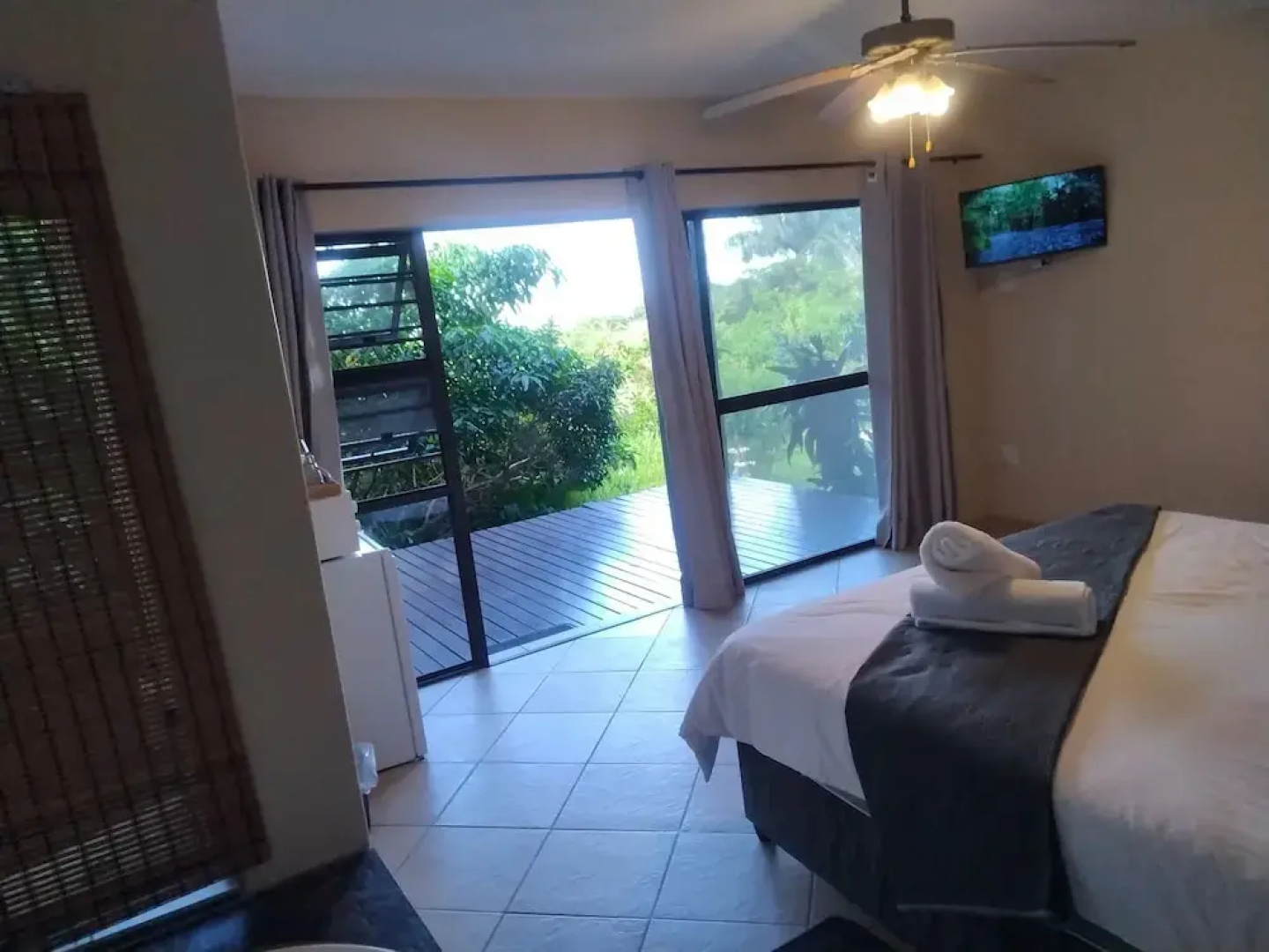 The Tropical Hut Lodges