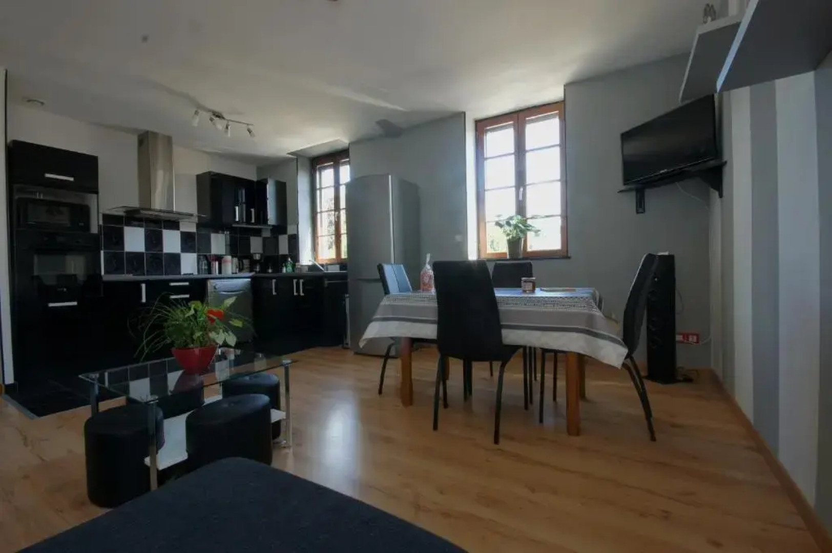 F2 Aux pieds des Thermes 3 étoiles