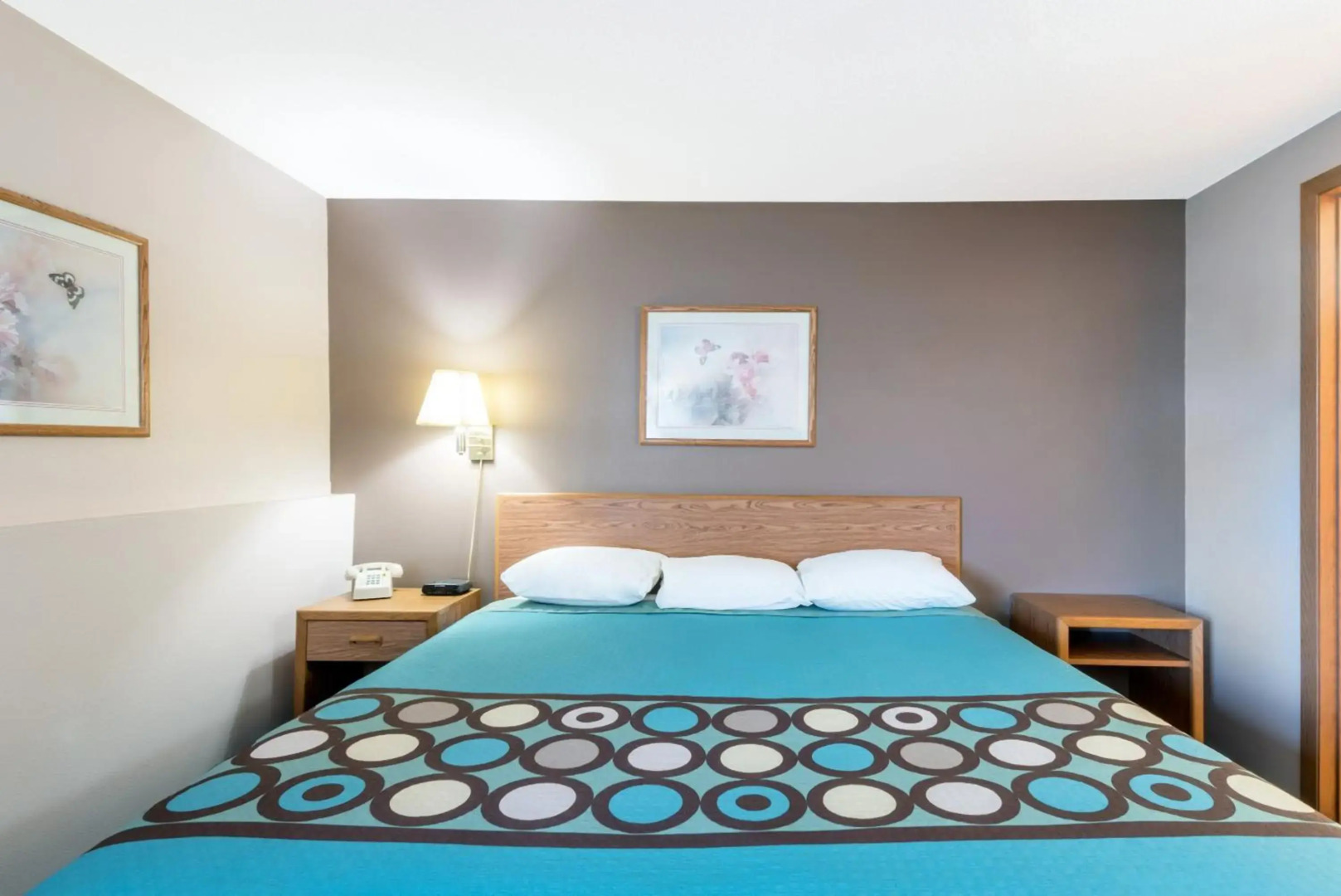 Super 8 By Wyndham Milbank