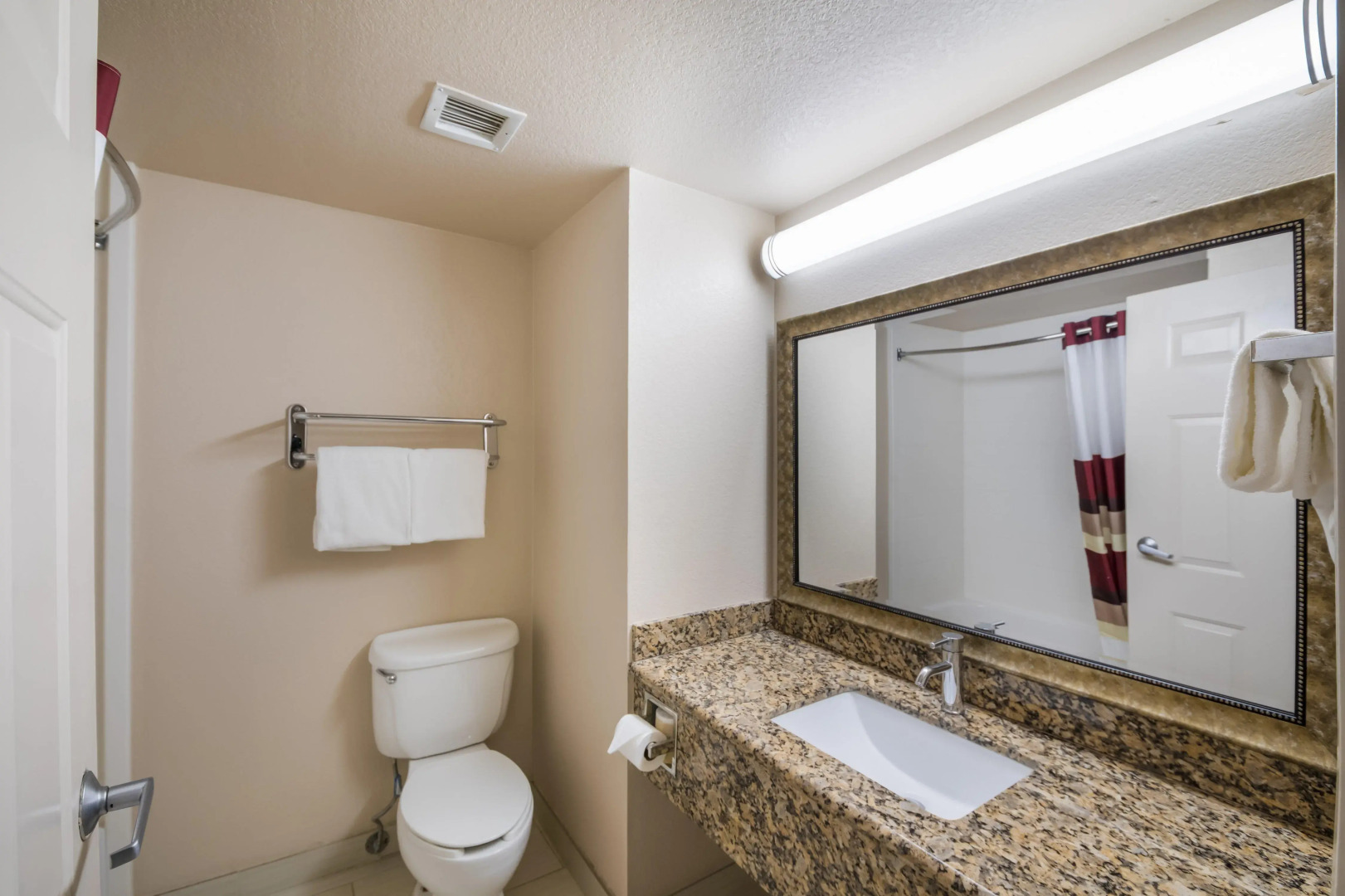 Red Roof Inn & Suites Austin East - Manor