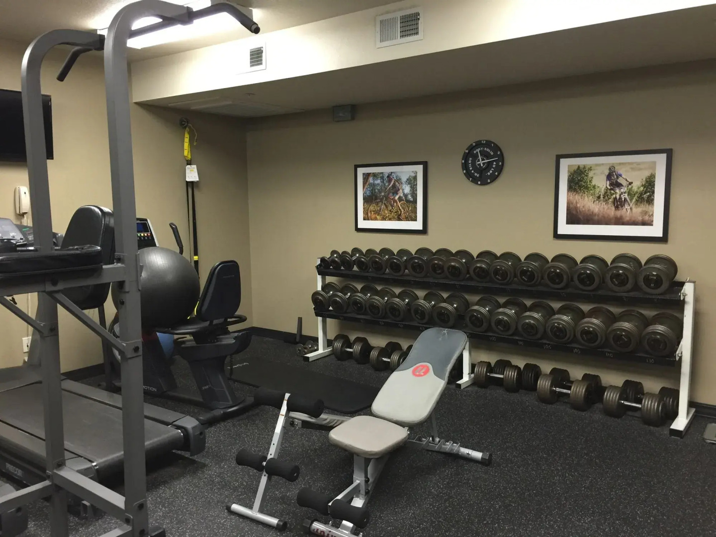 Roosevelt Inn and Suites