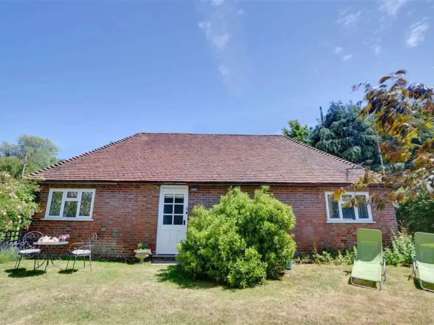 Romantic 1-bedroom Holiday Home in Goudhurst With Garden