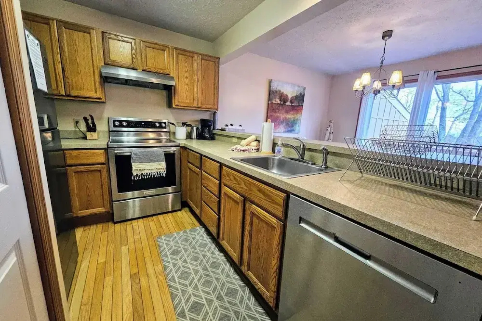 Summit Serenity by Avantstay Central Location w/ Mountain Views & Deck