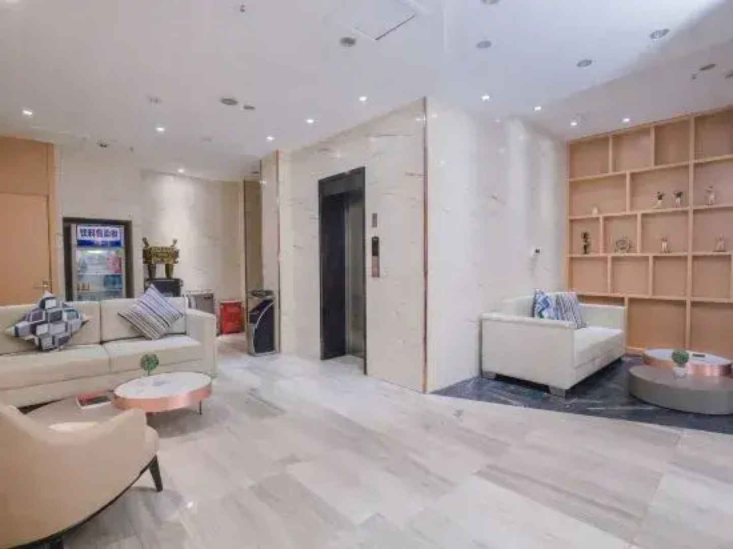 Yasite Hotel (Suizhou Wenfeng Caodianzi Street Branch)