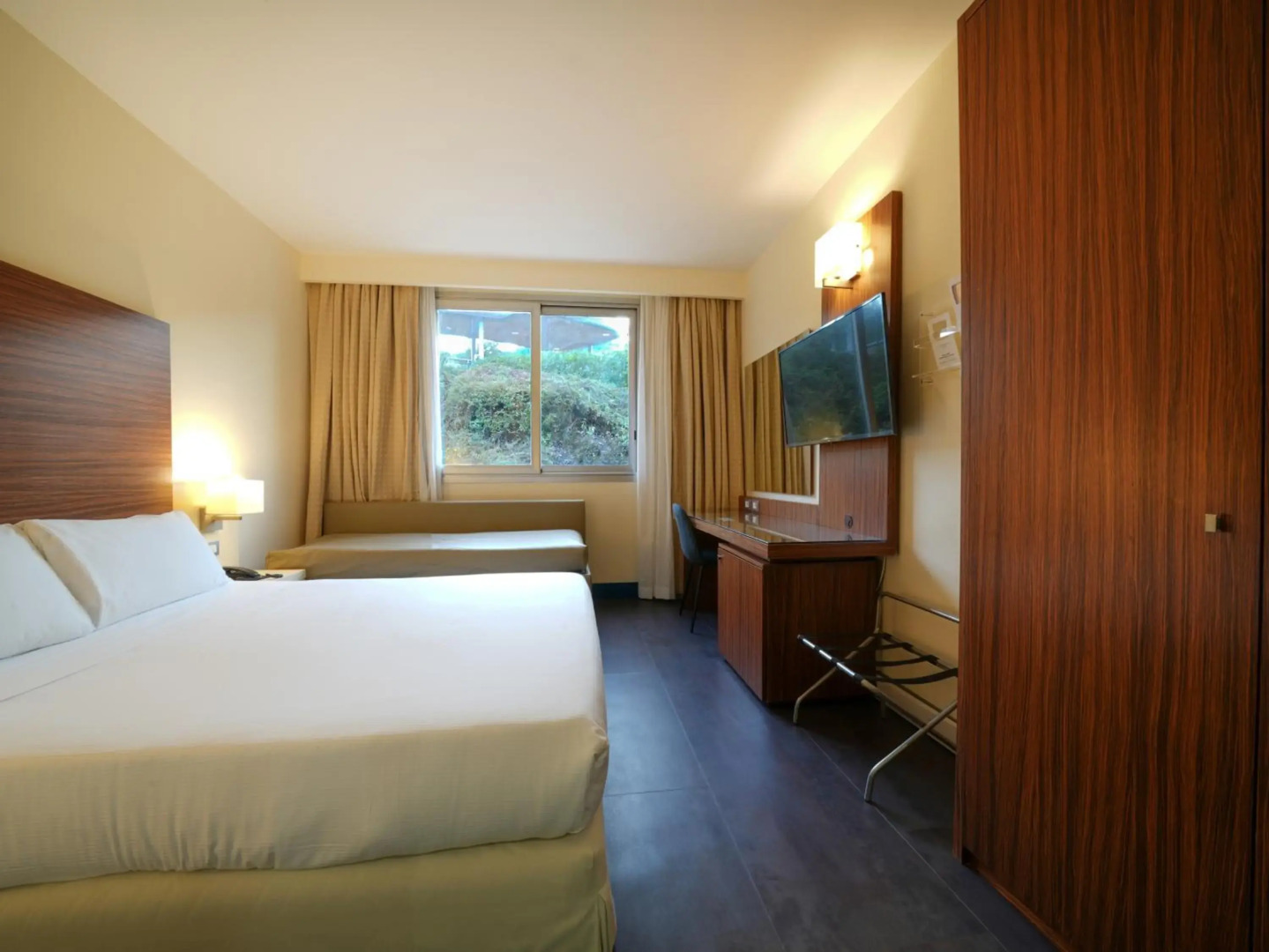 La Meridiana Bleisure Hotel