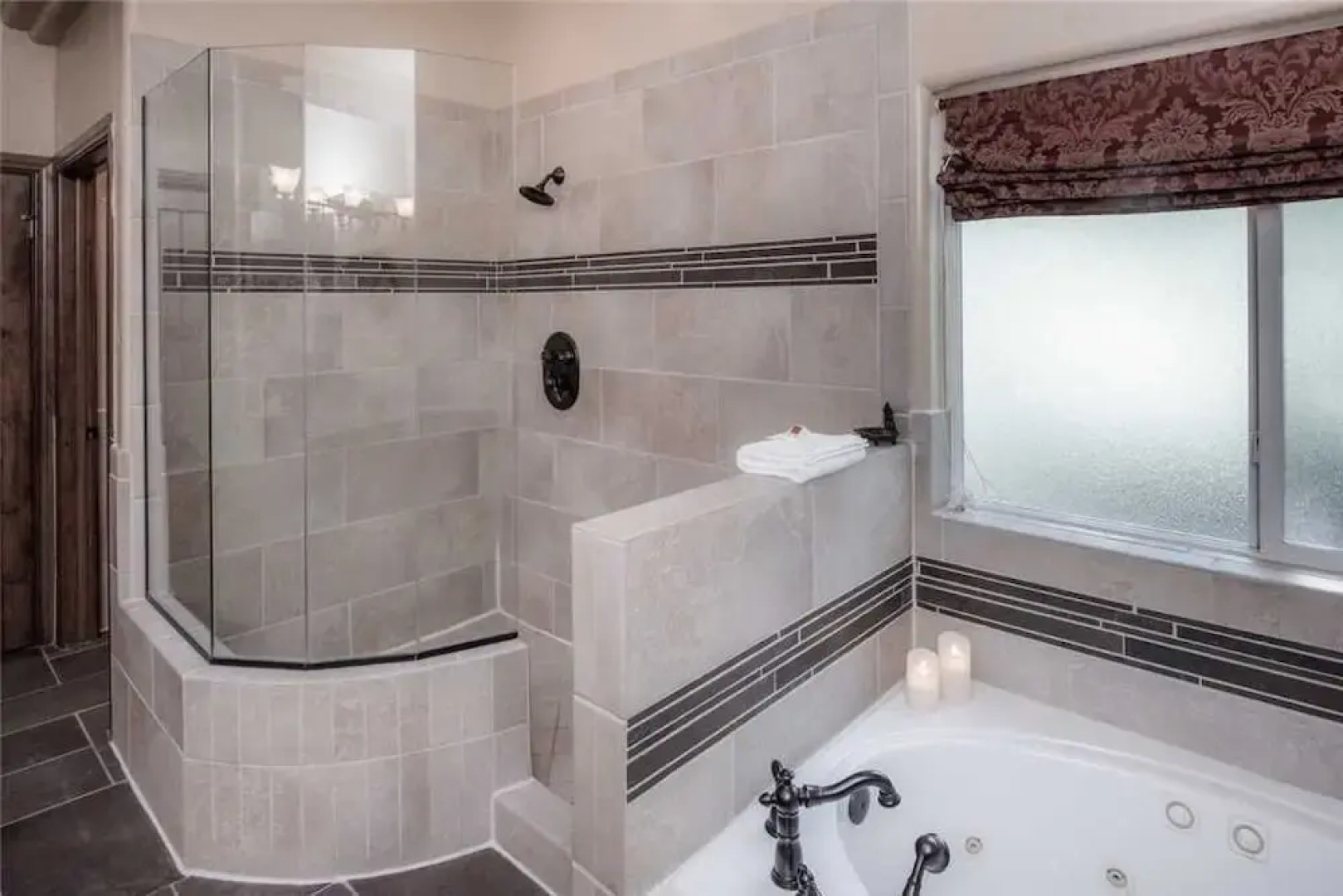 Casa Elegante - Four Bedroom Cabin