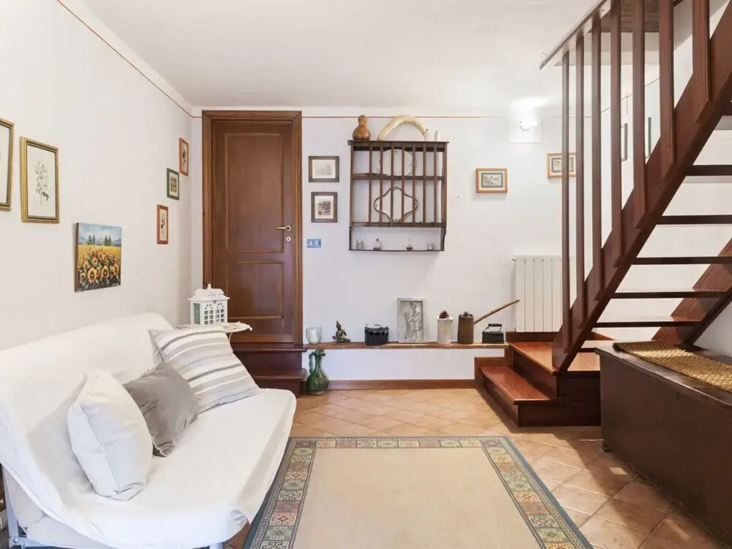 Vintage Holiday Home in Montemagno Camaiore With Sauna