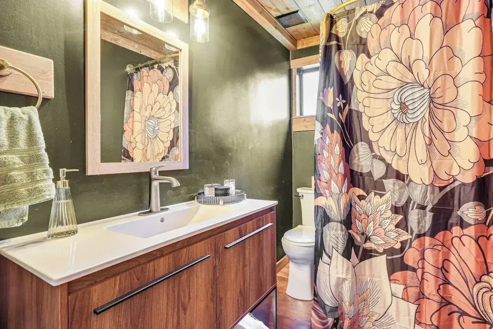 Hike, Ski & Fish: Charming Cabin in Twain Harte!