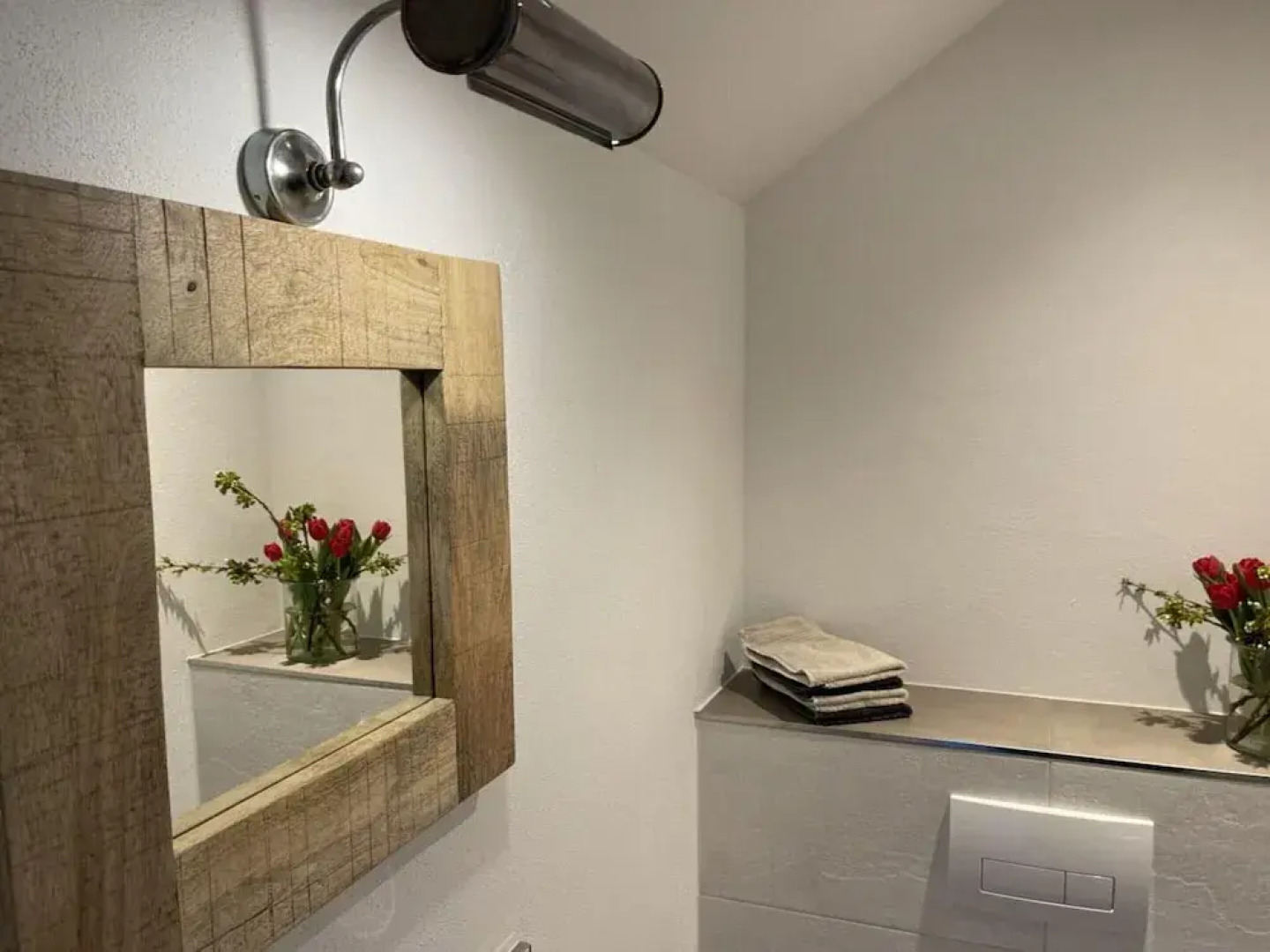 Spacious Apartment With Balcony