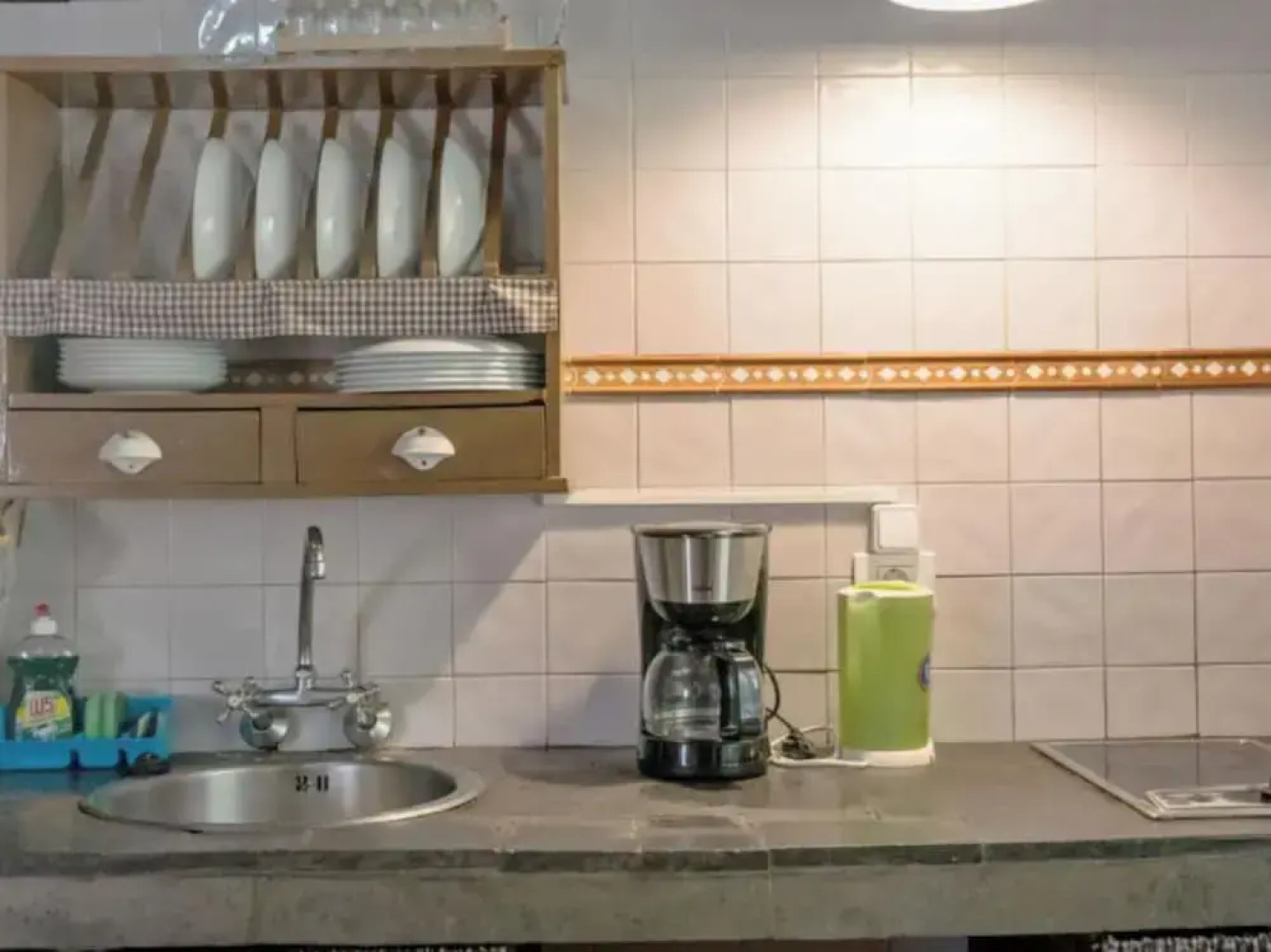 House Sleeps6-parking-garden-pool in Summer-pet