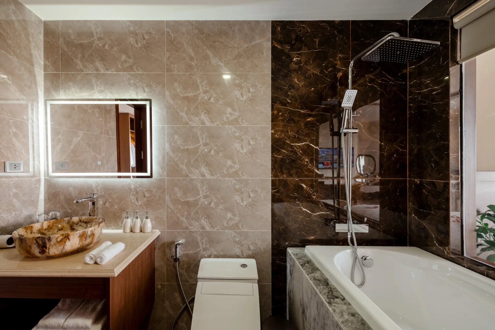 Aquasun Hotel Phu Quoc