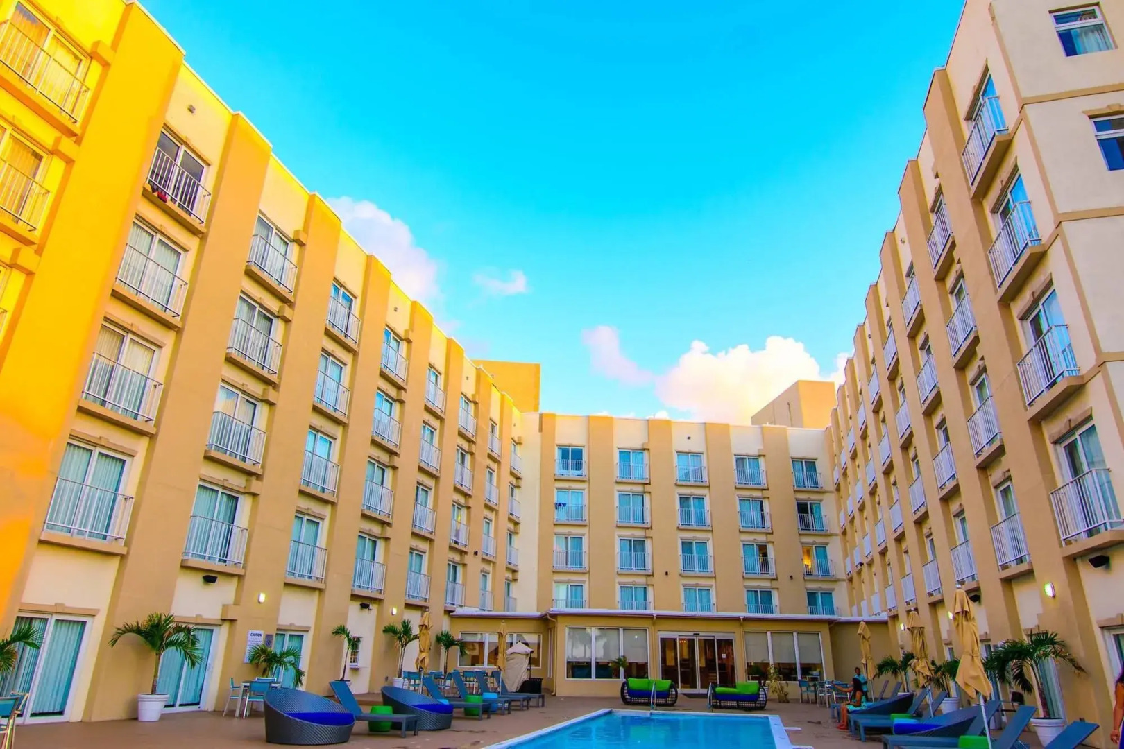 Courtyard by Marriott Nassau Downtown/Junkanoo Beach