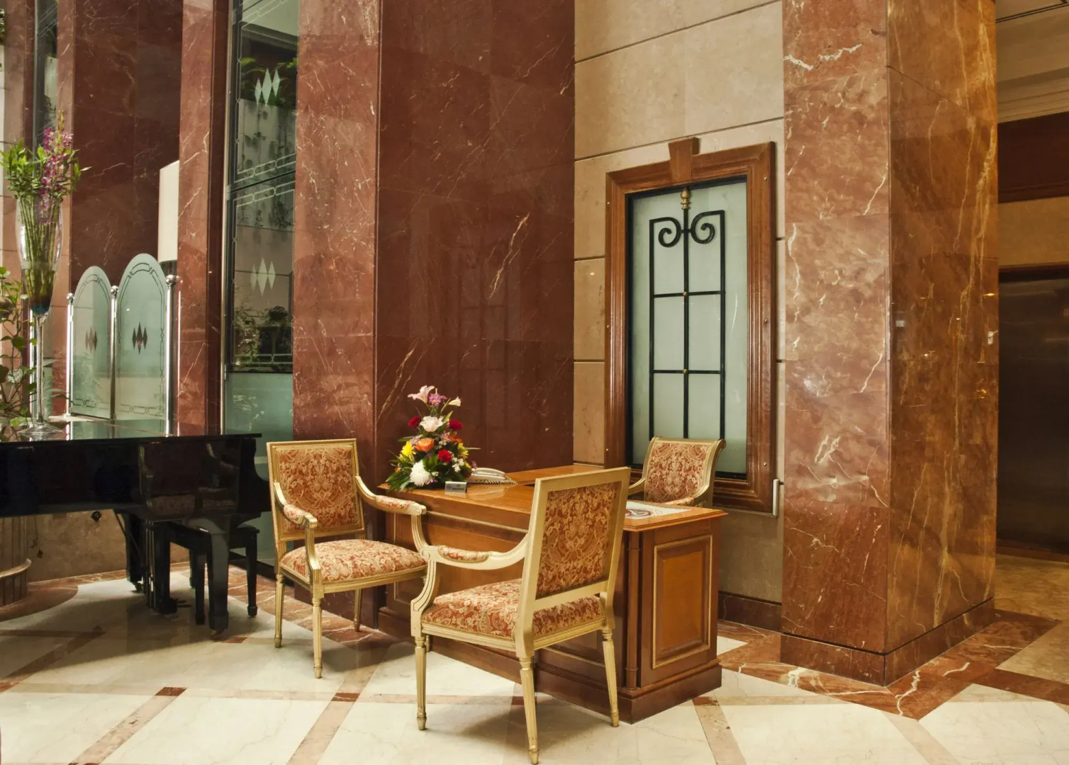 Отель Regent Palace Hotel