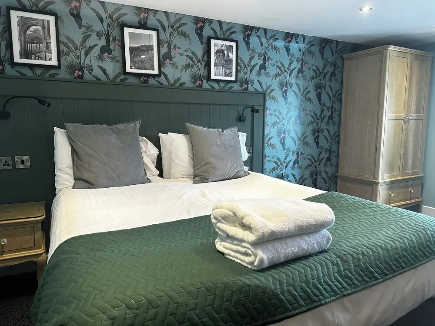 Golden Fleece Inn Tremadog