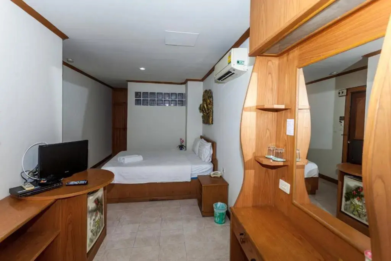 Andaman Sea Guesthouse