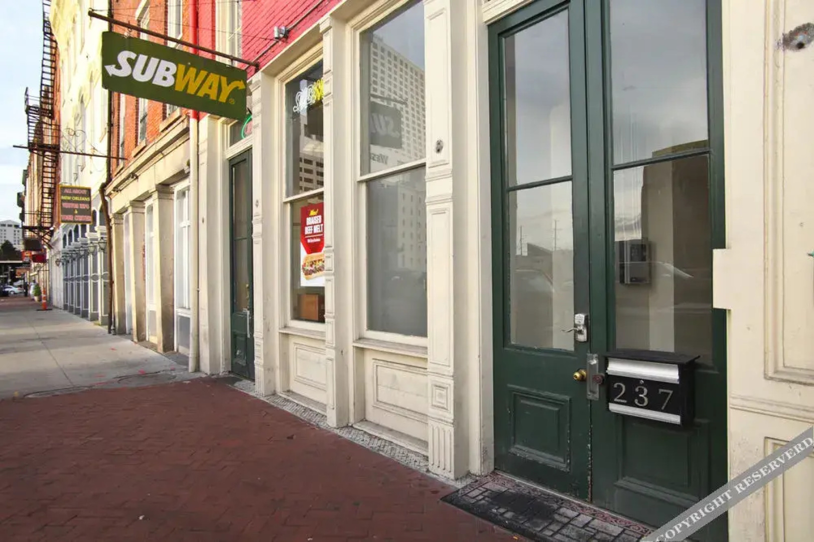 Hosteeva French Quarter Luxury Condo