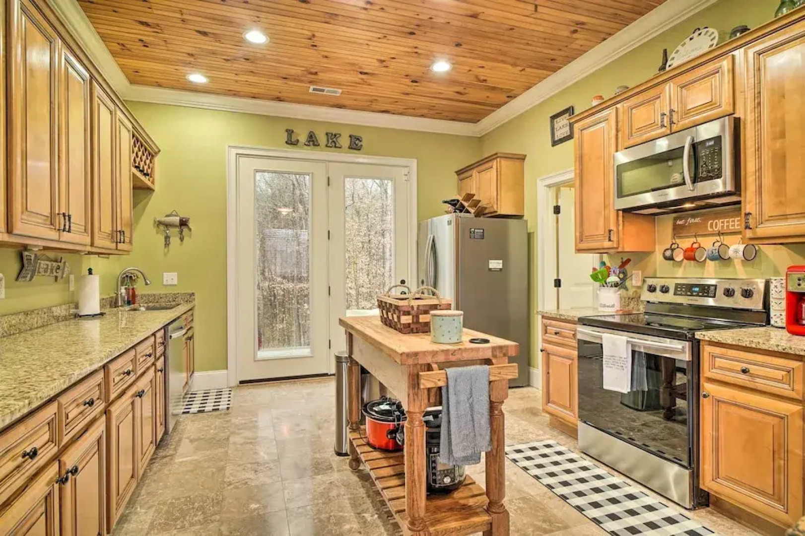 Dog-friendly Family Home Steps to Norris Lake
