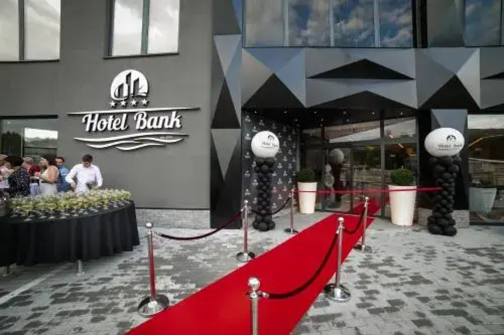 Hotel Bank